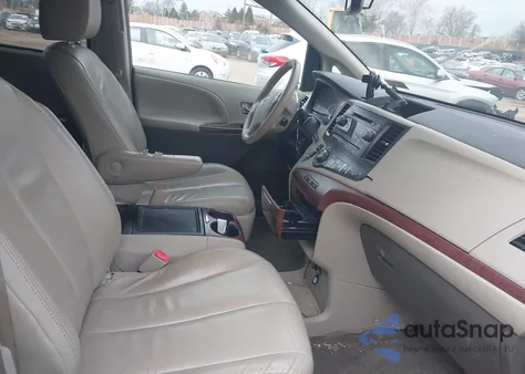 2014 Toyota Sienna Xle V6 8 Passenger из США, поврежденный, VIN 5TDYK3DC2ES485023